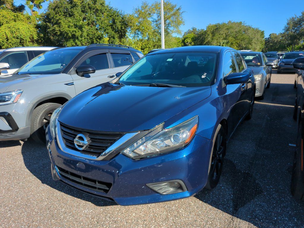 Used 2017 Nissan Altima 3.5 SR FWD image 2