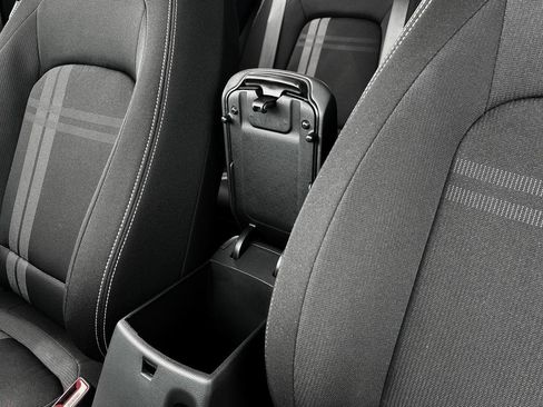 Used 2025 Hyundai Venue SEL image 20