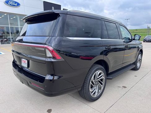 New 2027 Lincoln Navigator Premiere AWD/4WD image 14