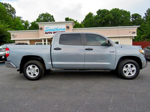 Used 2018 Toyota Tundra SR5 w/ SR5 Upgrade Package image 6