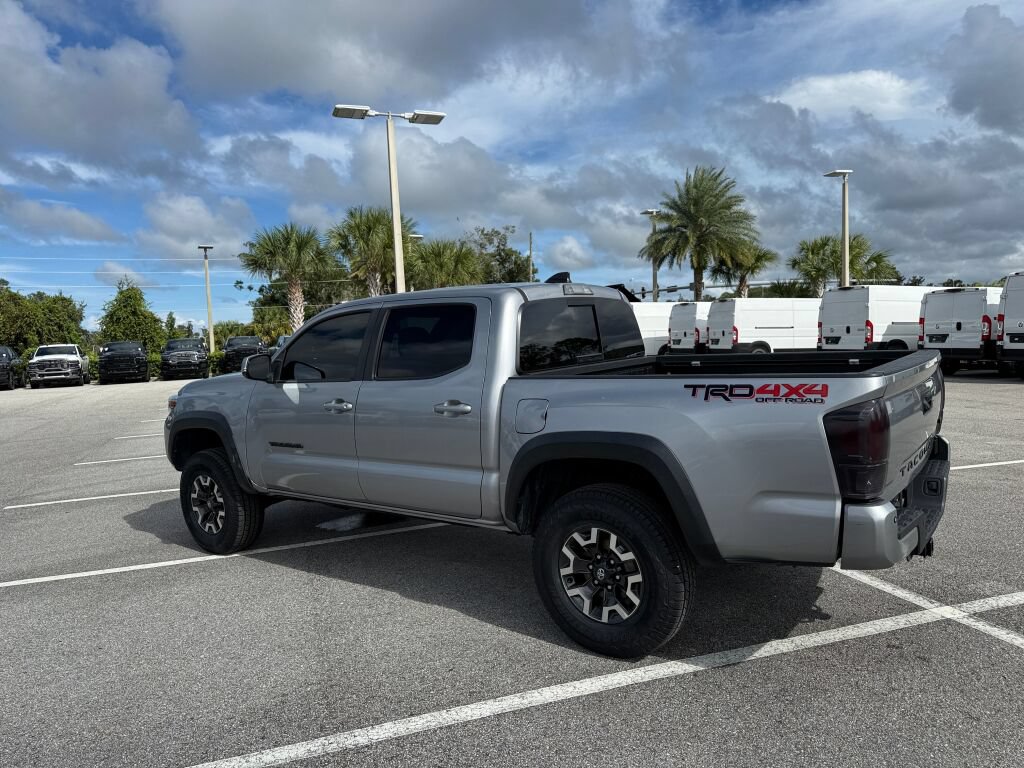 Used 2021 Toyota Tacoma TRD Off-Road w/ Technology Package AWD/4WD image 5