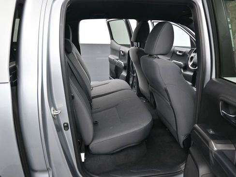 Used 2019 Toyota Tacoma TRD Off-Road image 28