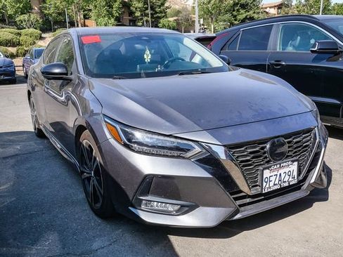 Used 2022 Nissan Sentra SR w/ SR Premium Package FWD image 2
