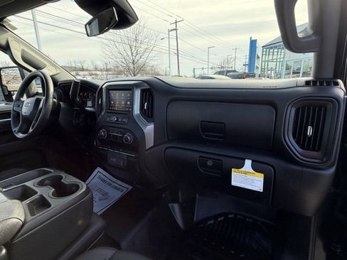 Used 2024 Chevrolet Silverado 2500 W/T image 4