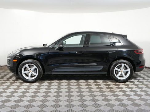 Certified 2018 Porsche Macan image 2