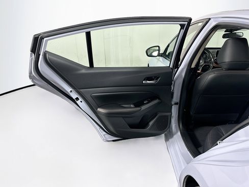 Used 2024 Nissan Altima 2.5 SR image 24