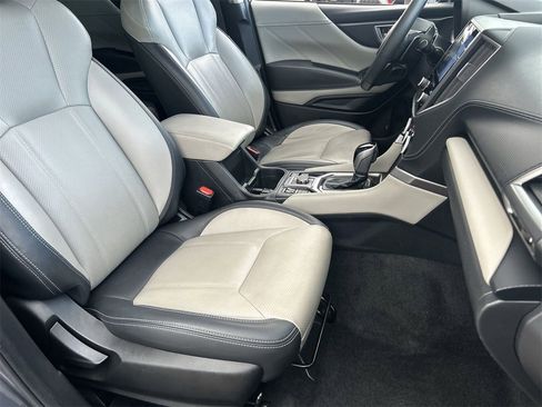 Used 2022 Subaru Forester Limited w/ Popular Package #3 image 8