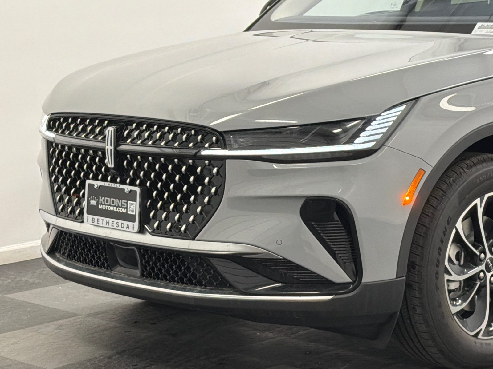 New 2026 Lincoln Nautilus Premier AWD/4WD image 2