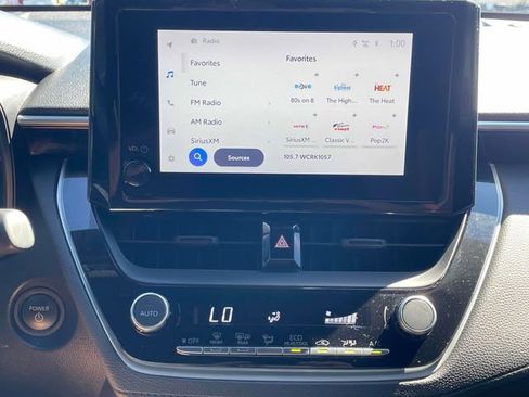 Used 2024 Toyota Corolla Cross AWD Hybrid image 10