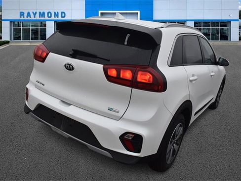 Used 2020 Kia Niro LX image 3