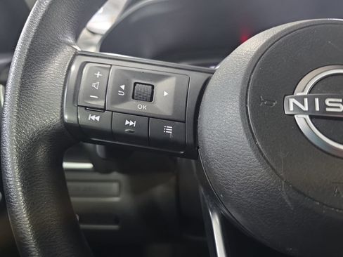 Used 2024 Nissan Rogue S FWD image 16