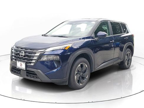 Used 2025 Nissan Rogue SV AWD/4WD image 2