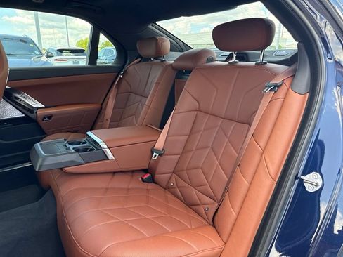 Certified 2023 BMW 760i xDrive AWD/4WD image 23