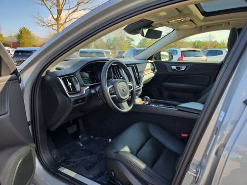 Used 2024 Volvo S60 B5 Plus image 10