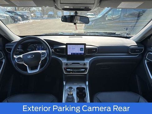 Certified 2022 Ford Explorer XLT w/ Equipment Group 202A image 10