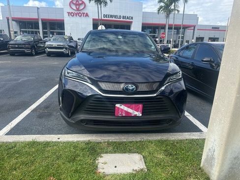 Used 2021 Toyota Venza LE image 1