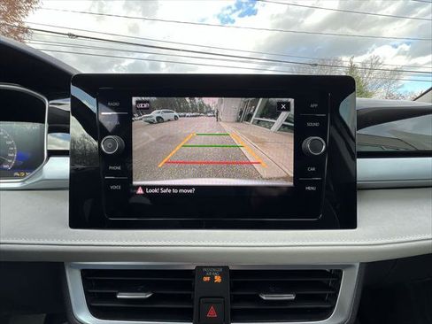 New 2026 Volkswagen Taos SE image 17