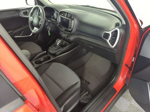 Used 2025 Kia Soul LX w/ LX Technology Package image 34