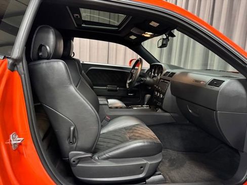 Used 2009 Dodge Challenger SRT8 RWD image 9