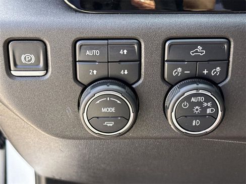 Used 2024 Chevrolet Silverado 1500 LT Trail Boss w/ Protection Package image 16