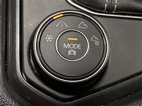 Used 2022 Volkswagen Tiguan S image 29