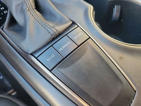 Used 2023 Toyota Camry SE image 21