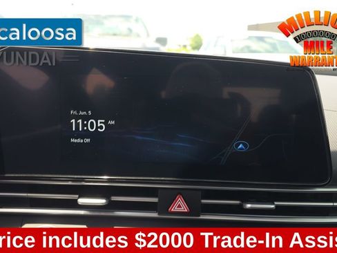 Used 2025 Hyundai Elantra SEL FWD image 19