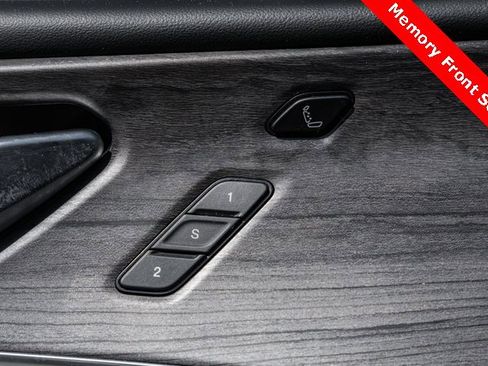 Used 2022 Jeep Grand Cherokee Overland w/ Luxury Tech Group IV image 19