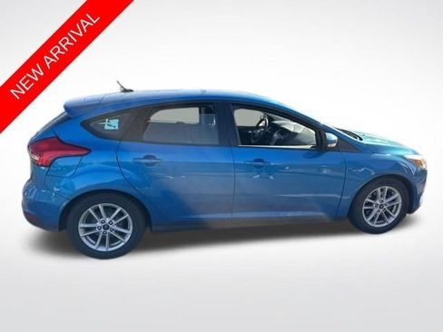 Used 2017 Ford Focus SE FWD image 1