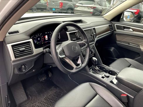 Used 2023 Volkswagen Atlas SE image 8