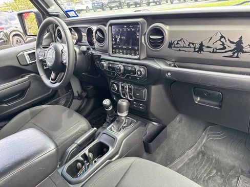 Used 2022 Jeep Gladiator Sport AWD/4WD image 31