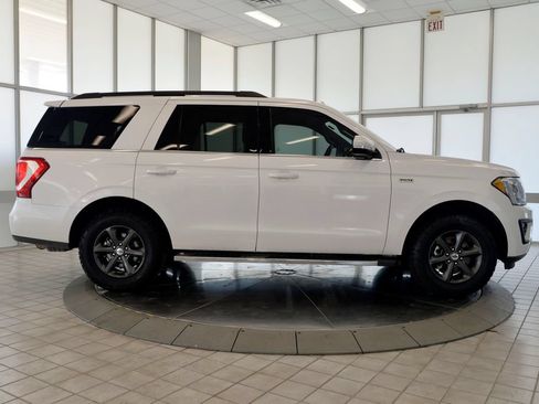 Used 2019 Ford Expedition XLT w/ Equipment Group 202A AWD/4WD image 10