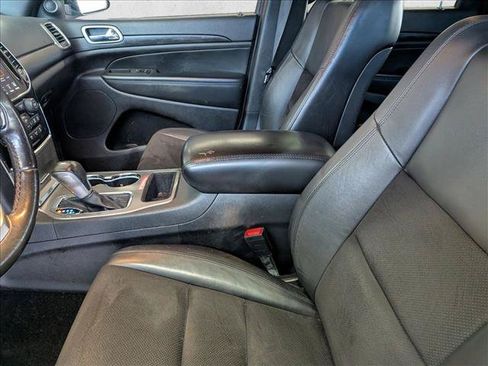 Used 2021 Jeep Grand Cherokee Laredo X RWD image 14