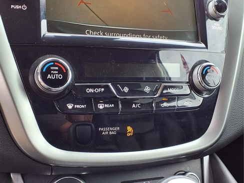 Used 2023 Nissan Murano SV image 19