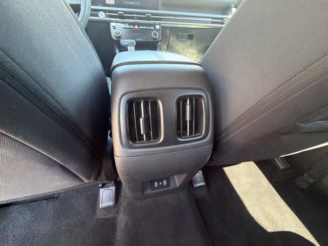 Used 2025 Hyundai Tucson SEL AWD/4WD image 17