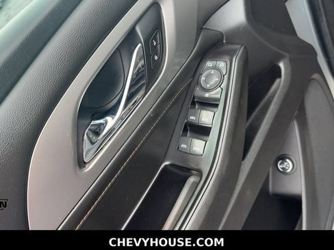 Used 2018 Chevrolet Traverse LT FWD image 12
