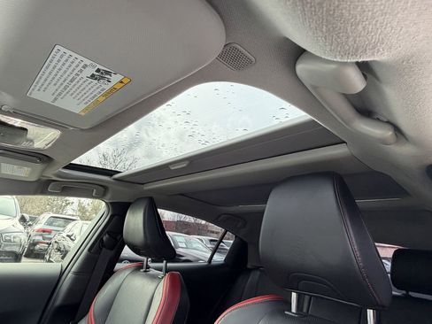 Used 2024 Toyota Prius Prime XSE Premium image 18