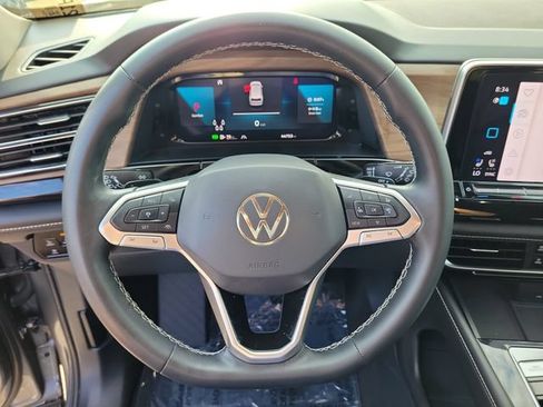 Certified 2024 Volkswagen Atlas SE FWD image 21