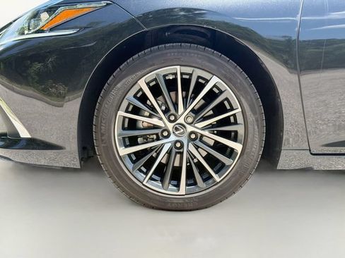 Used 2025 Lexus ES 350 w/ Premium Package FWD image 42