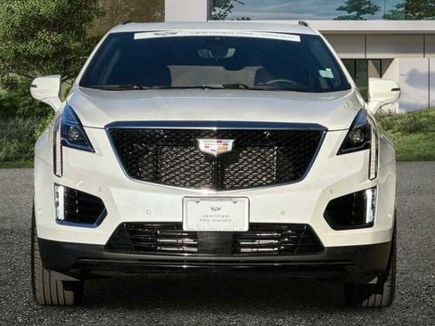 Certified 2025 Cadillac XT5 Sportv w/ Technology Package AWD/4WD image 9