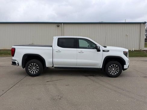 Used 2022 GMC Sierra 1500 AT4 w/ AT4 Premium Package AWD/4WD image 2