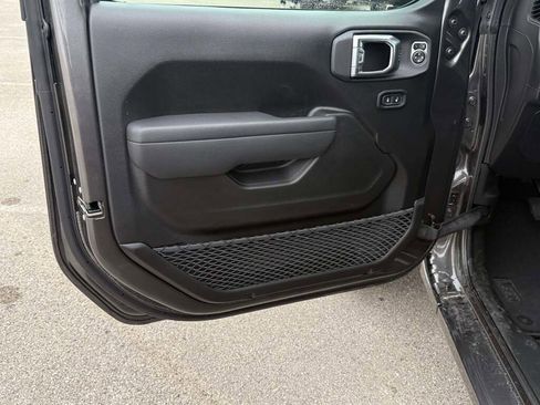 New 2026 Jeep Gladiator Sport image 25