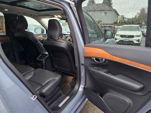 Used 2023 Volvo XC90 T8 Plus w/ Protection Package Premier image 13