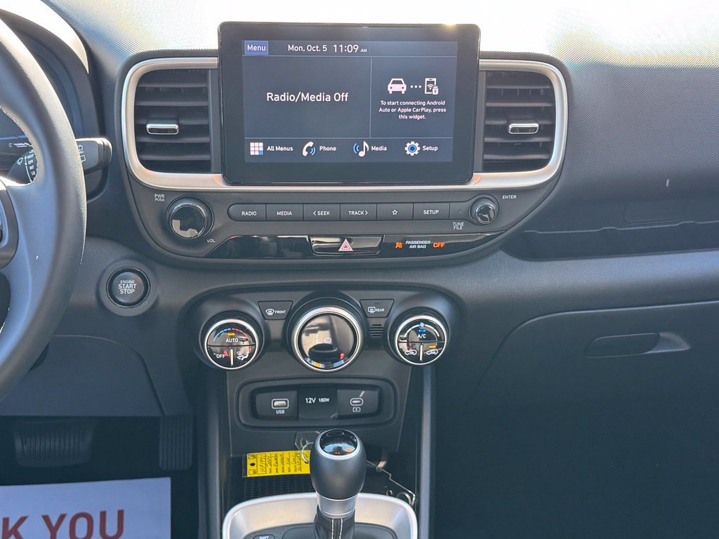 Used 2024 Hyundai Venue SEL FWD image 15