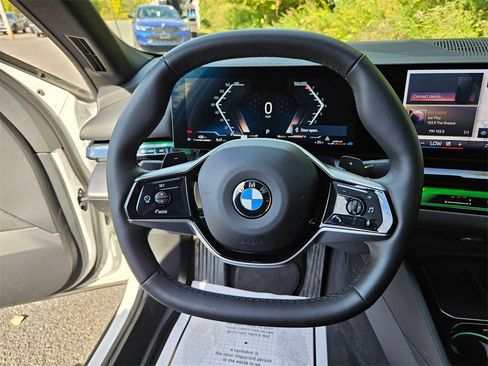 Used 2024 BMW 540i xDrive w/ Premium Package image 10