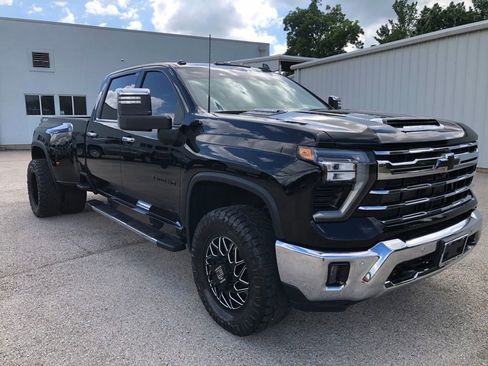 Used 2026 Chevrolet Silverado 3500 LTZ w/ LTZ Plus Package AWD/4WD image 1