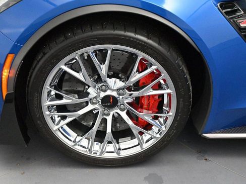 Used 2016 Chevrolet Corvette Z06 w/ 3LZ Preferred Equipment Group RWD image 37