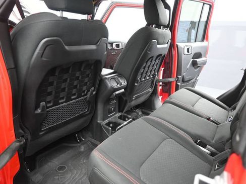 Used 2022 Jeep Gladiator Rubicon w/ LED Lighting Group AWD/4WD image 19