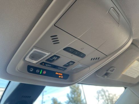 Used 2021 Buick Enclave Avenir w/ Avenir Technology Package image 33