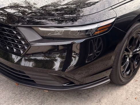 Used 2025 Honda Accord SE image 9